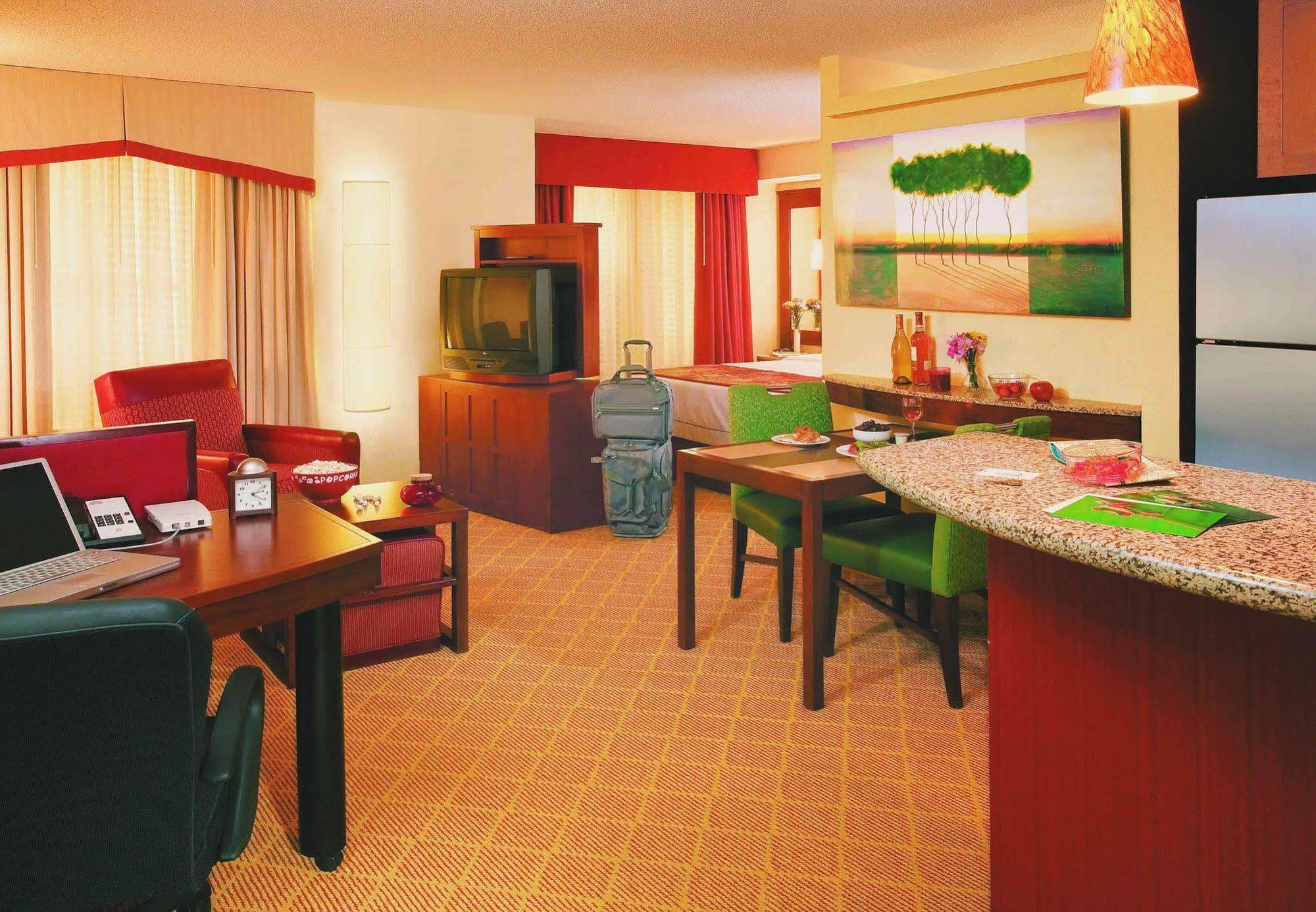 Residence Inn Phoenix Glendale Sports & Entertainment District Bilik gambar